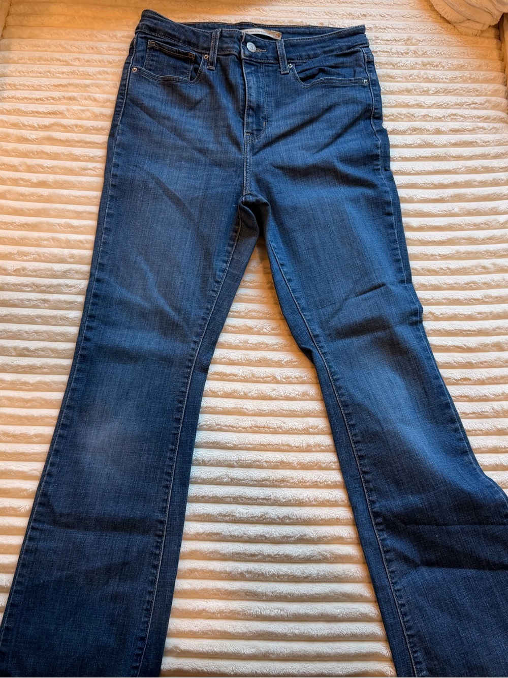 Levi's Dark Blue Flare Jeans - Classic Bootcut Style